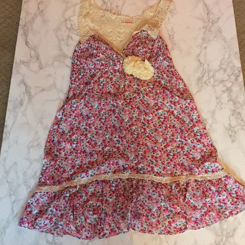 Floral crochet ruffle dress! New! Lightweight!
